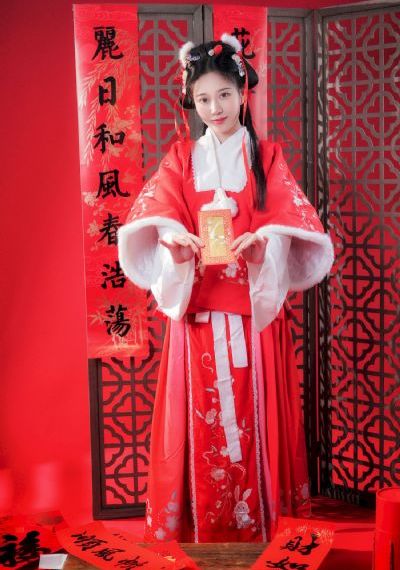 日本一卡二卡四卡无卡乱码视频免费-花絮在线天堂新版