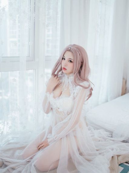 小舞撅着白嫩光屁股被打-吉吉影院免费手机观看